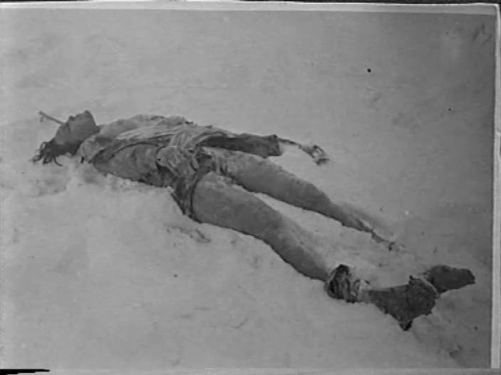 24 января 1942 года. Петрищево. Опознание тела казнённой партизанки